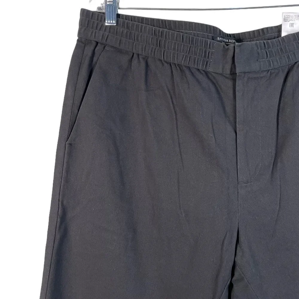 Banana Republic Slim Tapered Fit Pants in Grey Size‎ XL